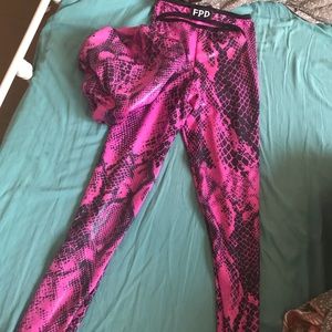 Pink snake print two piece ( hat and leggings)